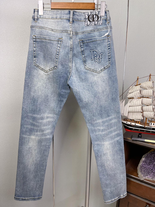 ブランドジーンズ側面デザイン